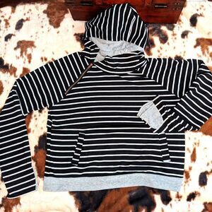 Boutique Double Hood pullover Equivalent to a generous XL or slim fit 2XL